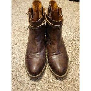 Coconuts by Matisse Boots with lace up back. Cognac Size 8.5M